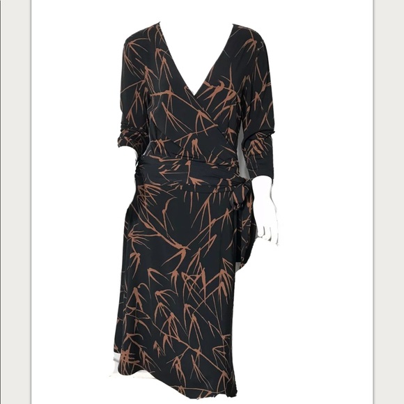 BCBGMaxAzria Dresses & Skirts - BCBGMAXAZRIA dress black with brown details D108